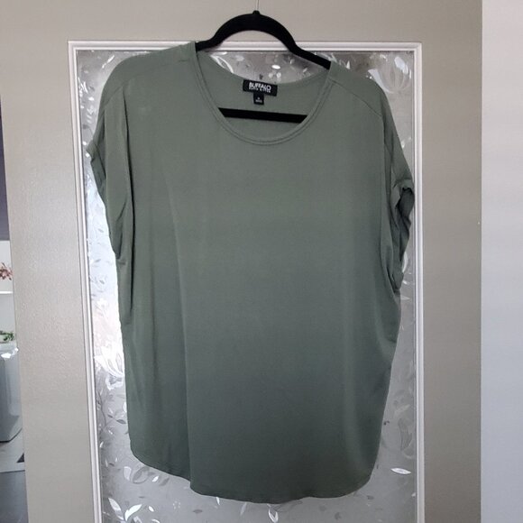 Like new green top - Picture 1 of 4